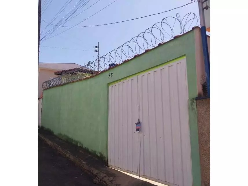Casa à venda em leilão - leilão extrajudicial - Alfenas MG - lance mínimo R$ 97.200