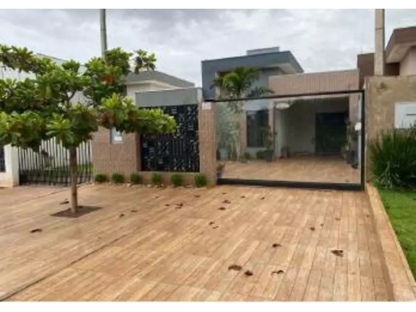 Casa à venda em leilão - leilão extrajudicial - Assis Chateaubriand PR - lance mínimo R$ 357.200