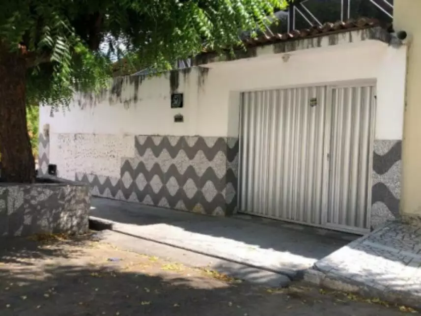 Casa à venda em leilão - leilão extrajudicial - Patos PB - lance mínimo R$ 126.000