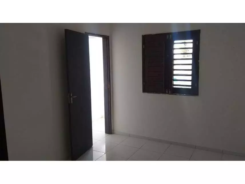 Casa à venda em leilão - leilão extrajudicial - Horizonte CE - lance mínimo R$ 140.000