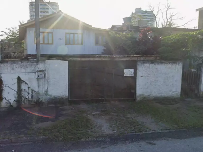 Casa à venda em leilão - leilão extrajudicial - São José SC - lance mínimo R$ 399.750