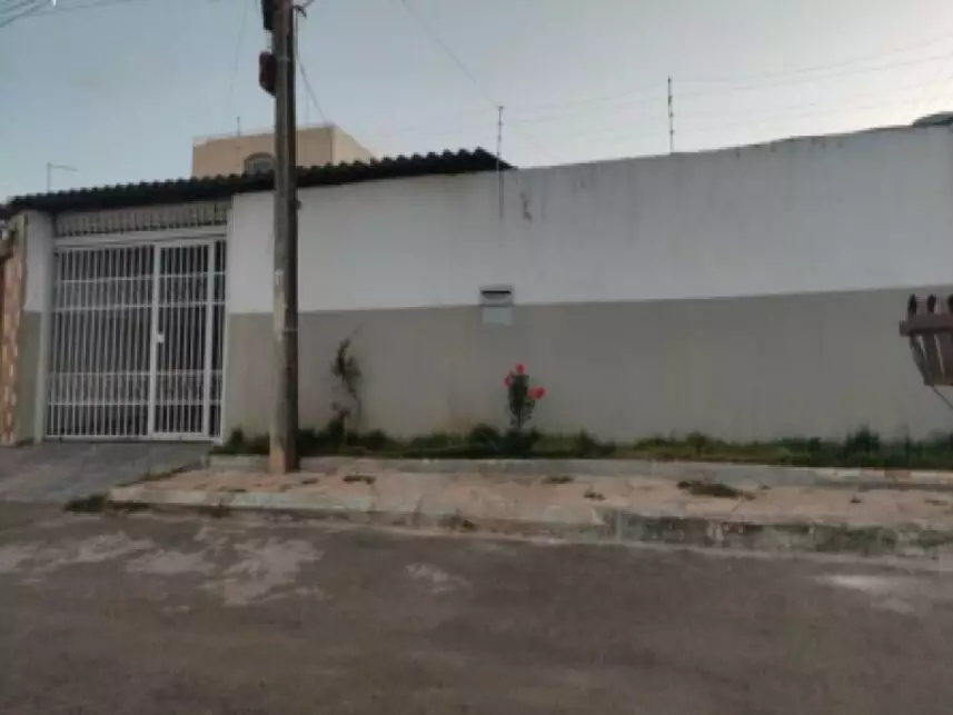 Casa à venda em leilão - leilão extrajudicial - Valparaíso de Goiás GO - lance mínimo R$ 279.000
