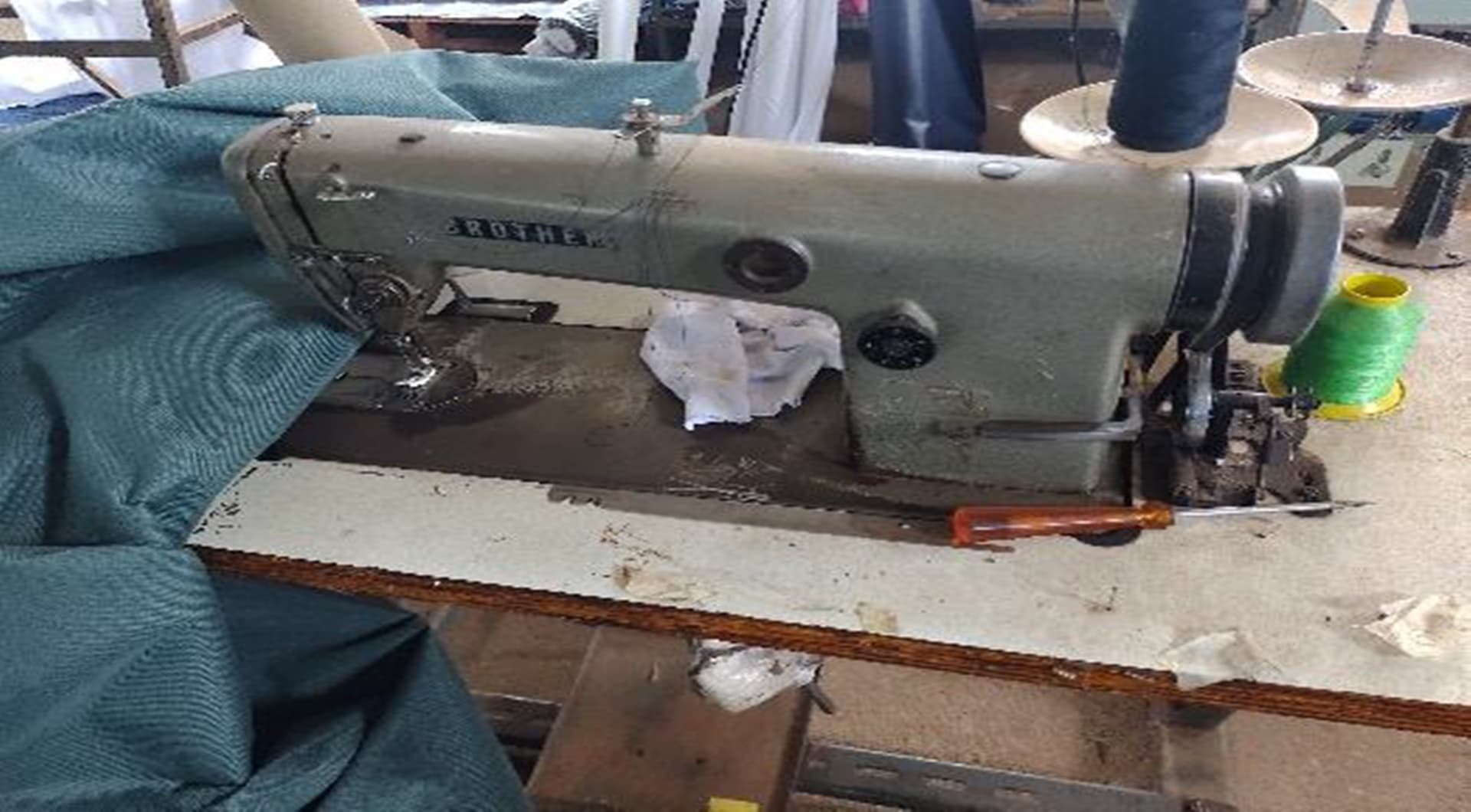 01 máquina reta, marca Brother - leilão judicial - Não informado BR - lance mínimo R$ 1.400