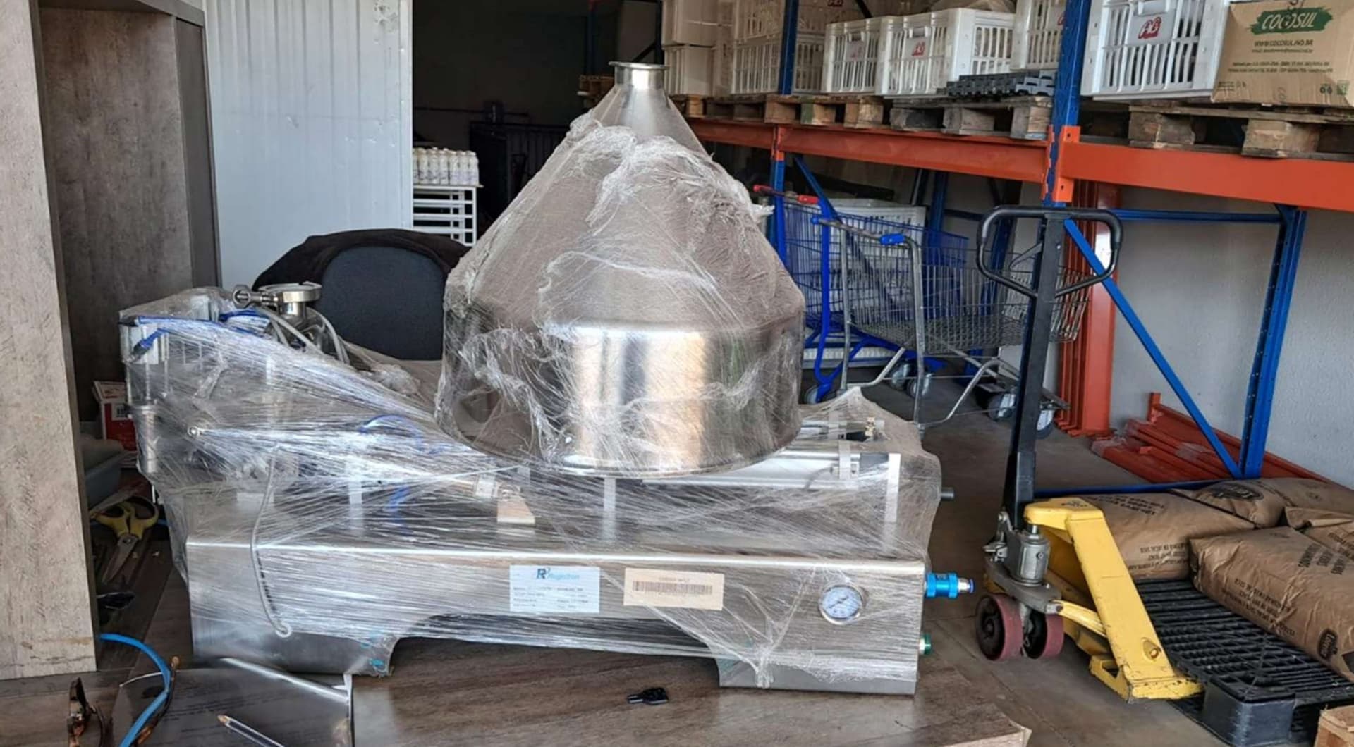 01 máquina de envase, marca Registron - leilão judicial - Não informado BR - lance mínimo R$ 10.000