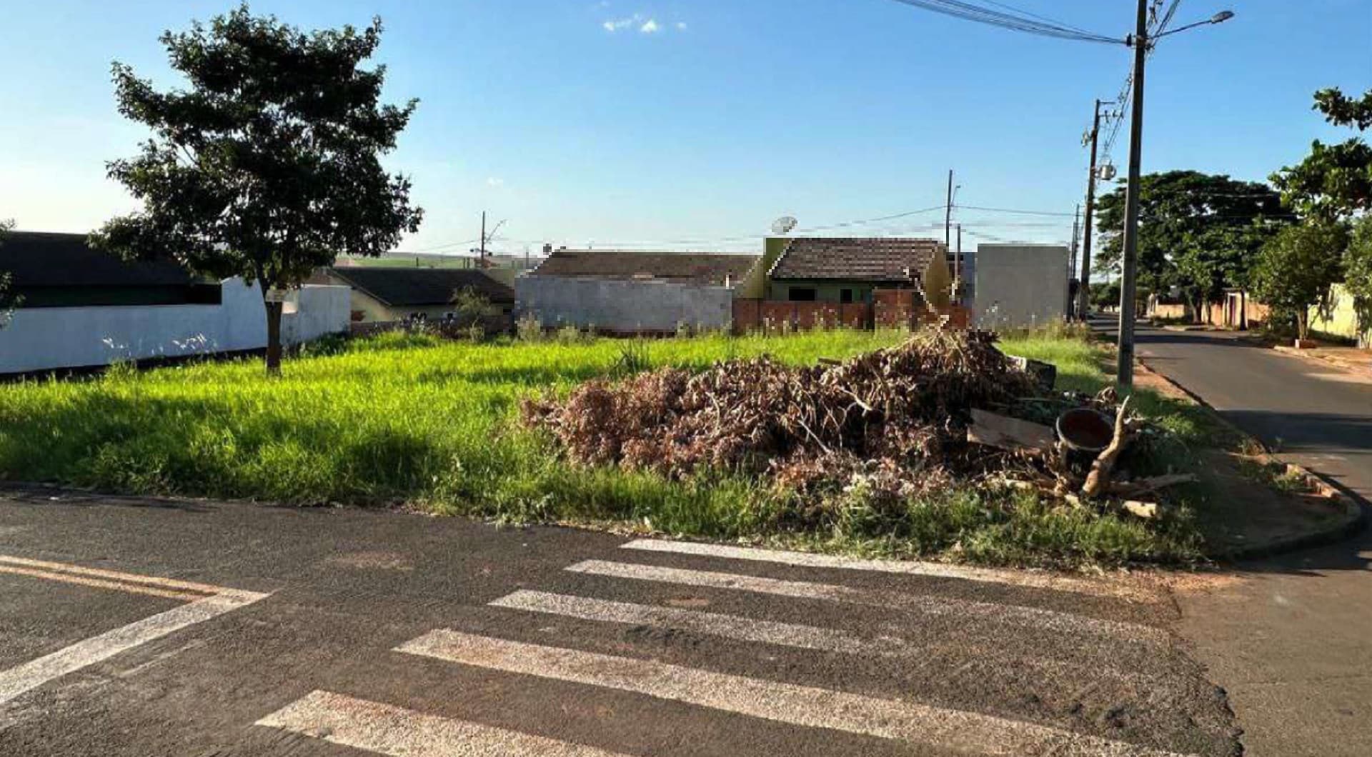 Imóvel c/ 300,92m² no Jardim Ipê 02 em Florestópolis/PR - leilão judicial - Não informado BR - lance mínimo R$ 48.843