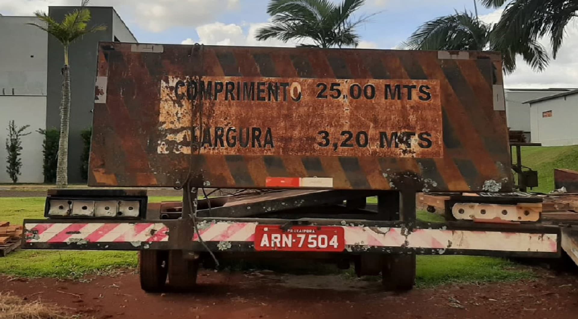 Reboque R/Cambé, 09/09 em Ivaiporã/PR - leilão judicial - Não informado BR - lance mínimo R$ 24.000