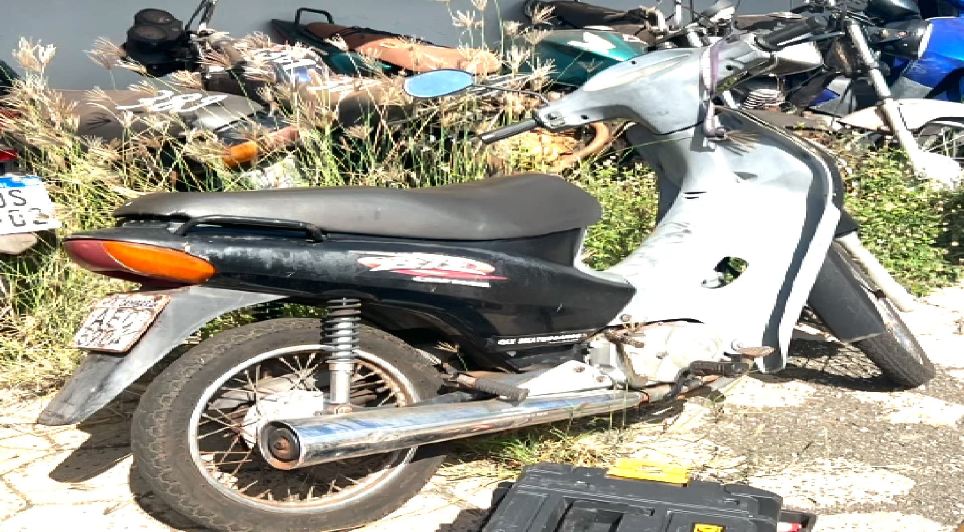 Sucata - Honda Biz C100, 00/00 em Andirá/PR - leilão judicial - Não informado BR - lance mínimo R$ 224