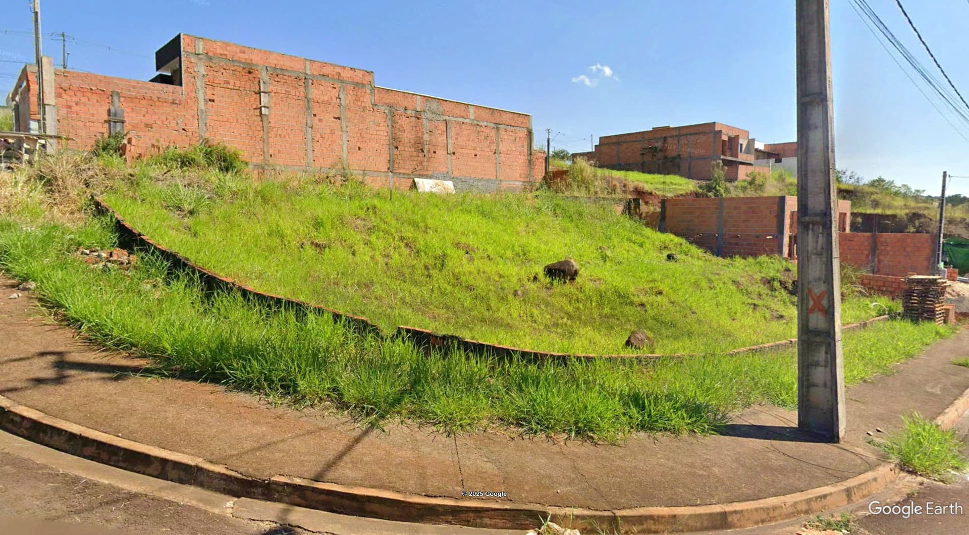 Imóvel c/ 317,33m² no Jardim Tenerife em Londrina/PR - leilão judicial - Londrina PR - lance mínimo R$ 85.000