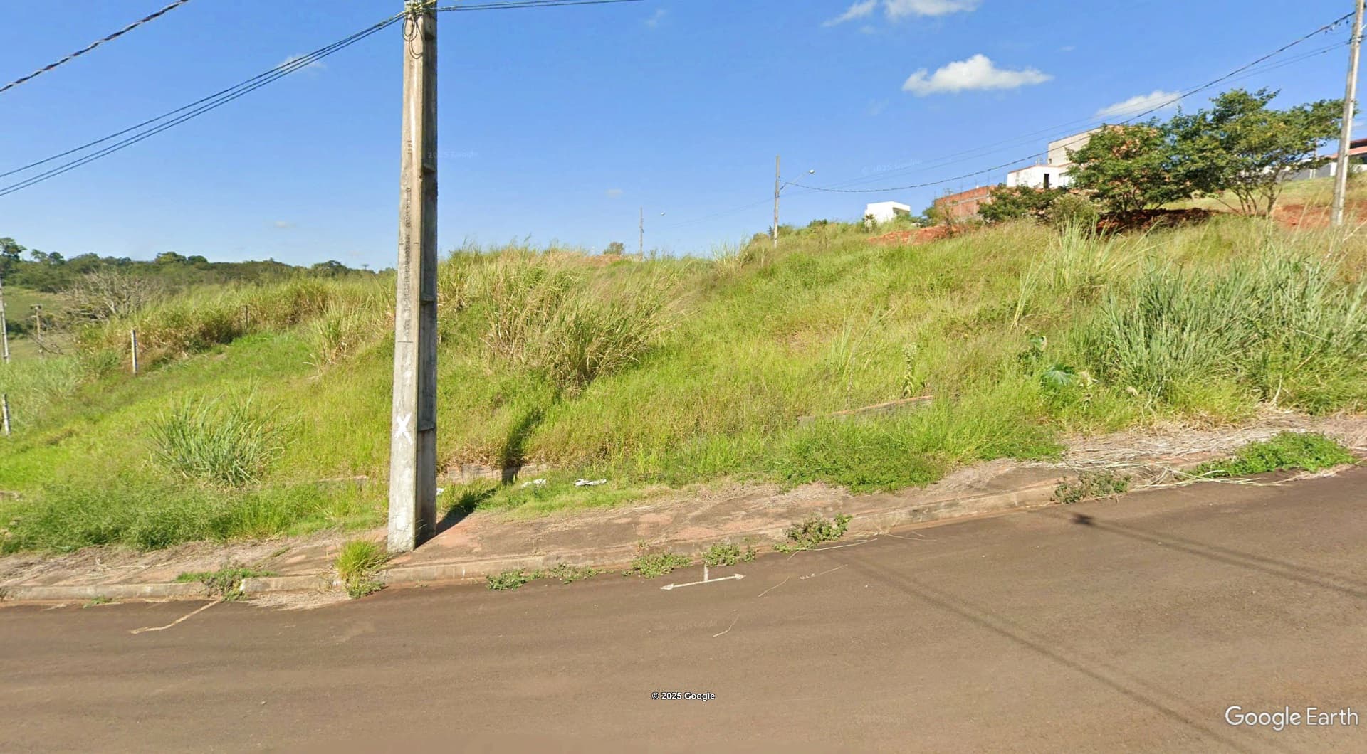 Imóvel c/ 250m² no Jardim Tenerife em Londrina/PR - leilão judicial - Londrina PR - lance mínimo R$ 67.500