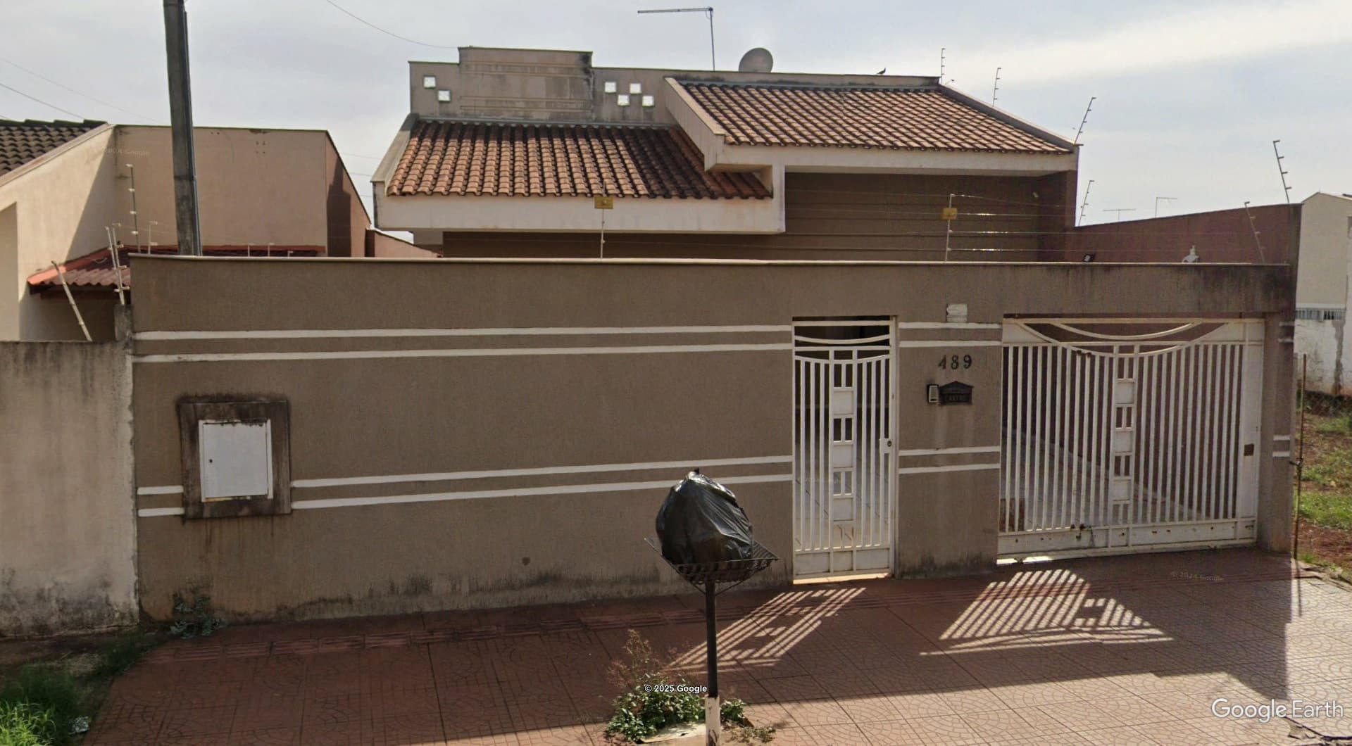 Imóvel c/ 325,80m² no Jardim Oriente em Londrina/PR - leilão judicial - Londrina PR - lance mínimo R$ 549.750