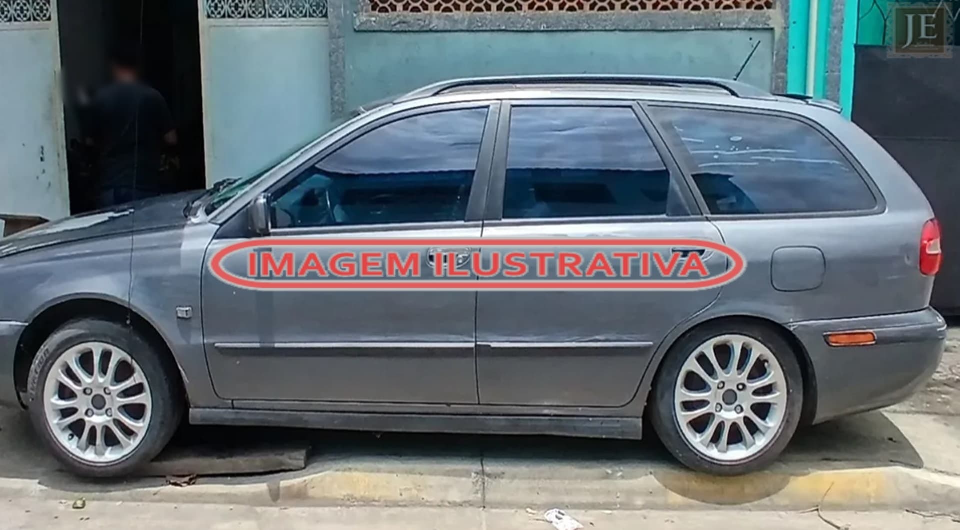 IMP Volvo V40 2.0 T, 03/04 em Londrina/PR - leilão judicial - Londrina PR - lance mínimo R$ 12.020