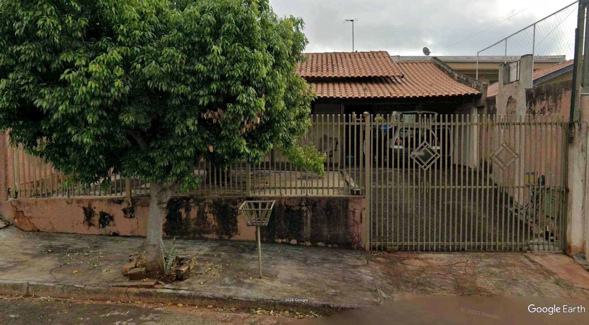 Imóvel c/ 275,27m² no Jardim Moradias Cabo Frio em Londrina/PR - leilão judicial - Londrina PR - lance mínimo R$ 150.000