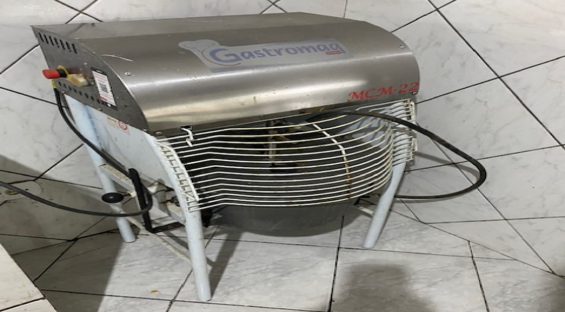 01 misturador de massa quente Gastromaq - leilão judicial - Não informado BR - lance mínimo R$ 2.750