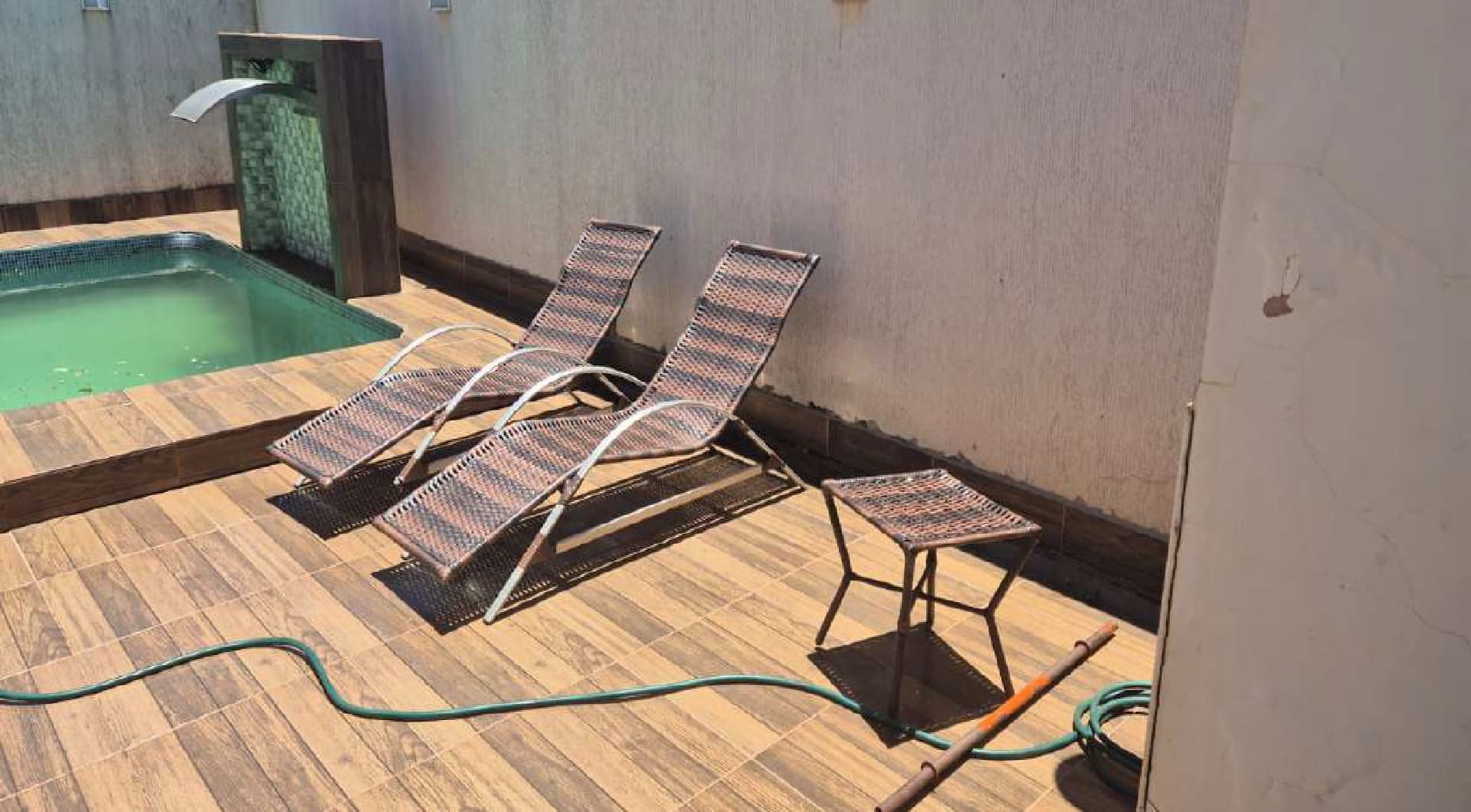 02 cadeiras espreguiçadeiras - leilão judicial - Não informado BR - lance mínimo R$ 240