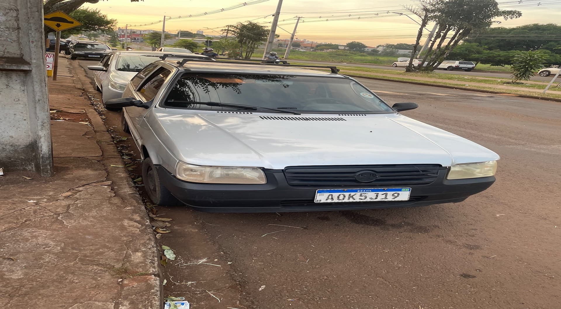 Fiat UNO Mille Fire Flex, 06/07 em Cambé/PR - leilão judicial - Não informado BR - lance mínimo R$ 4.500