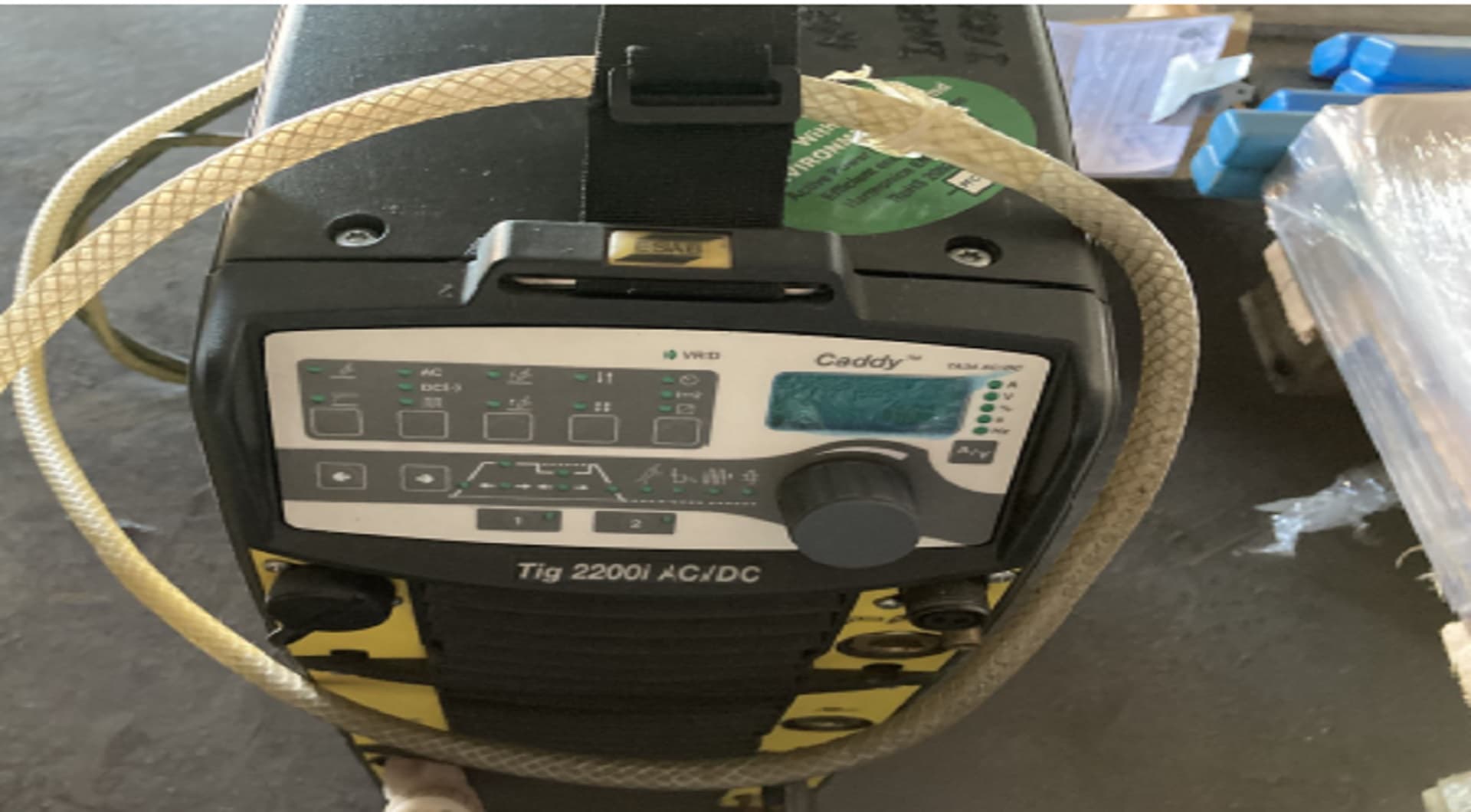 01 máquina de solda TIG 2200I AC/DC, tipo Caddy TA34 - leilão judicial - Não informado BR - lance mínimo R$ 7.500