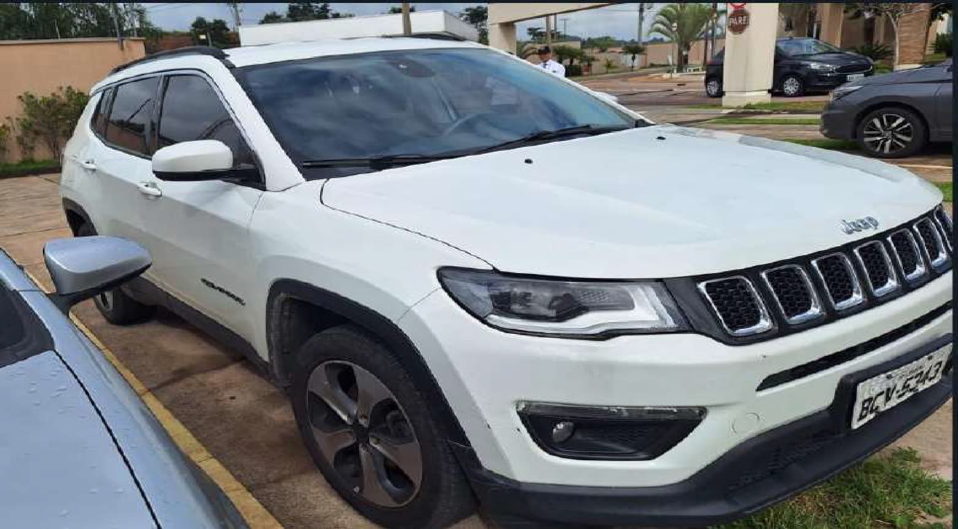 Jeep Compass Longitude F, 17/18 em Jundiaí/SP - leilão judicial - Não informado BR - lance mínimo R$ 47.500