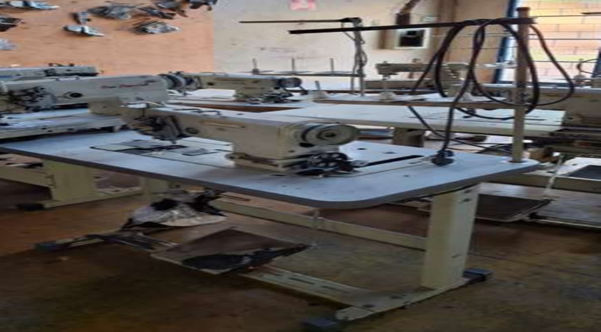 01 máquina de costura pespontadeira, marca Westman - leilão judicial - Não informado BR - lance mínimo R$ 1.465