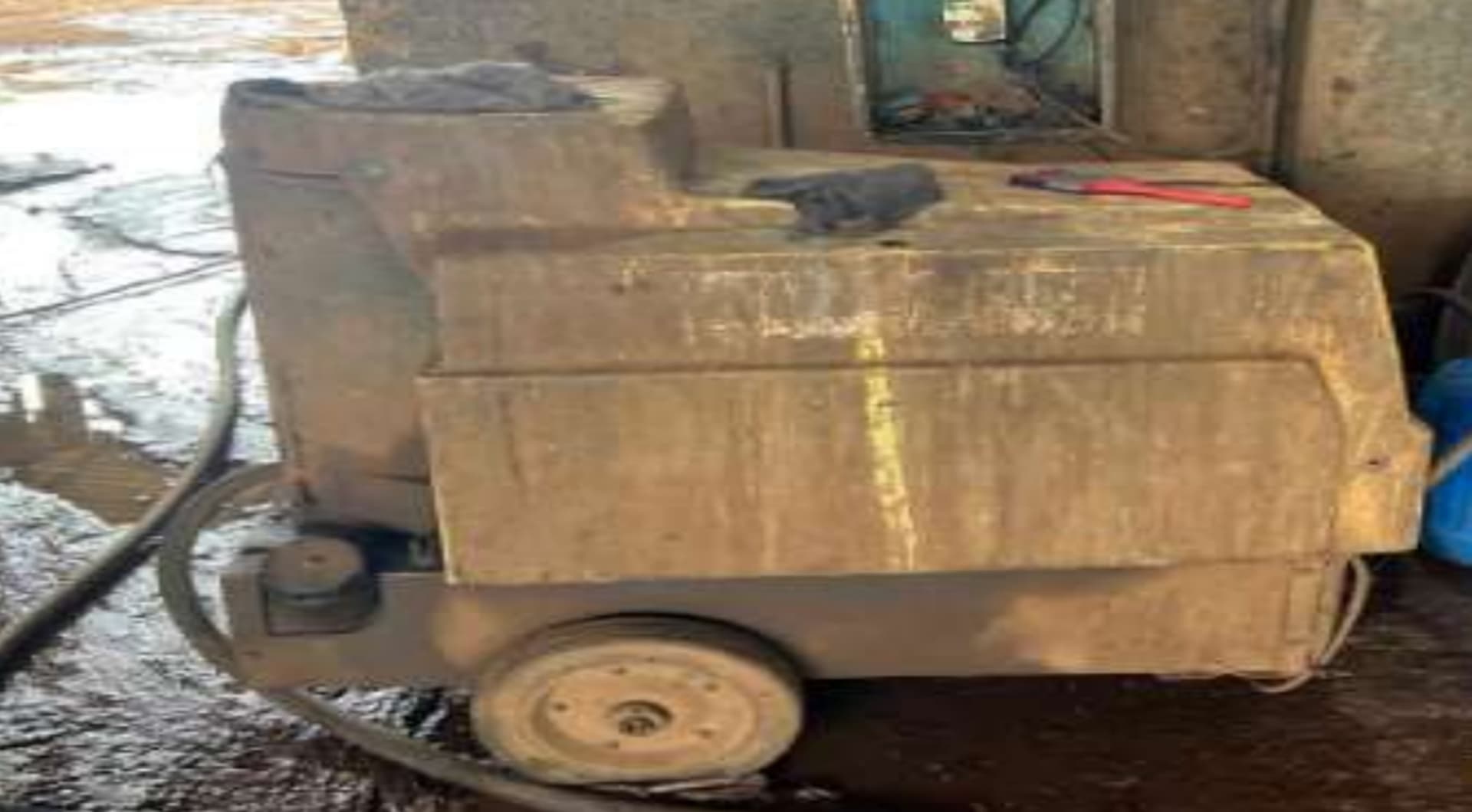 02 lavadoras de alta pressão, marca Karcher - leilão judicial - Não informado BR - lance mínimo R$ 10.400