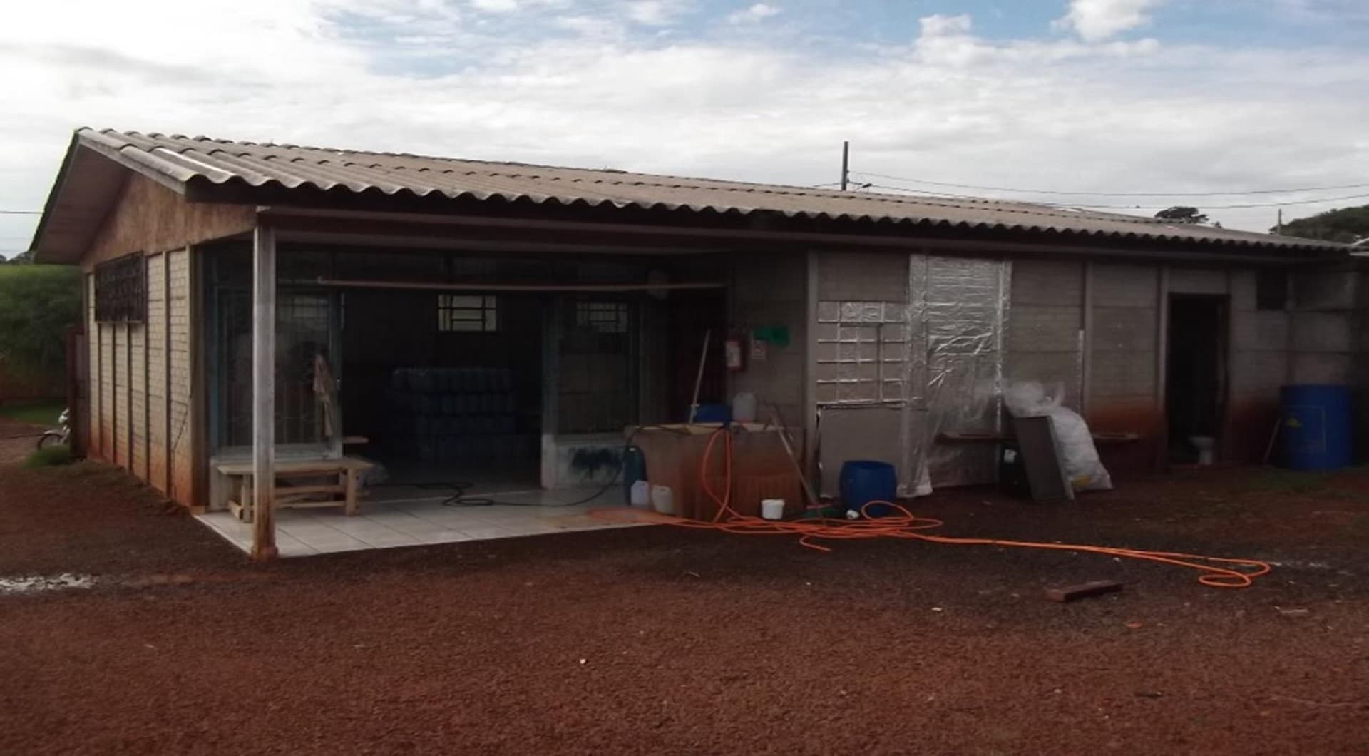 Imóvel c/ 600m² em São Pedro do Iguaçu/PR - leilão judicial - Não informado BR - lance mínimo R$ 194.500