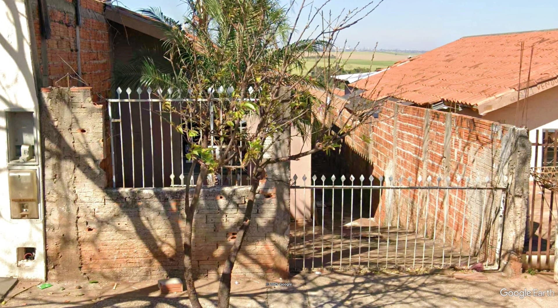 Direitos - Imóvel c/ 125m² no Res. Araucária I em Arapongas/PR - leilão judicial - Arapongas PR - lance mínimo R$ 95.000