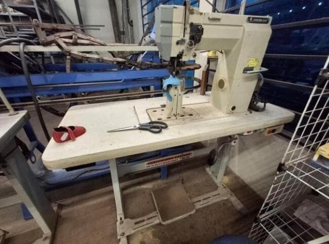 Uma máquina de costura industrial usada, - leilão judicial - Não informado BR - lance mínimo R$ 1.250
