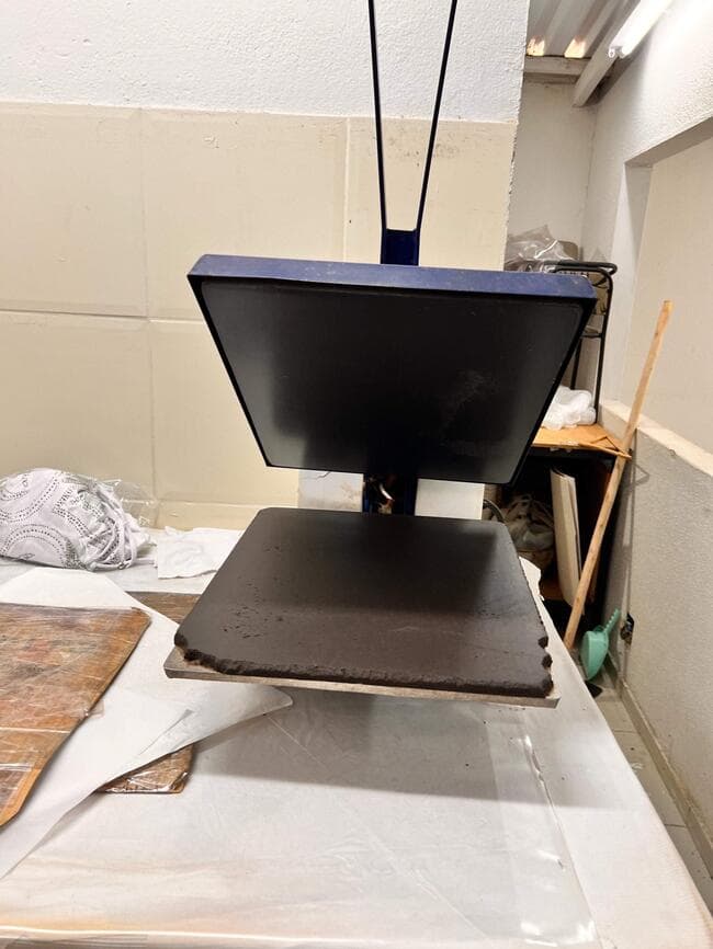 Uma máquina prensa térmica para roupas - leilão judicial - Não informado BR - lance mínimo R$ 400