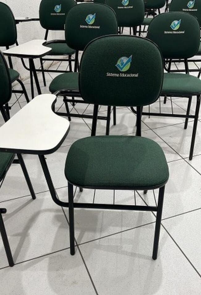 50 cadeiras universitárias - leilão judicial - Não informado BR - lance mínimo R$ 3.500