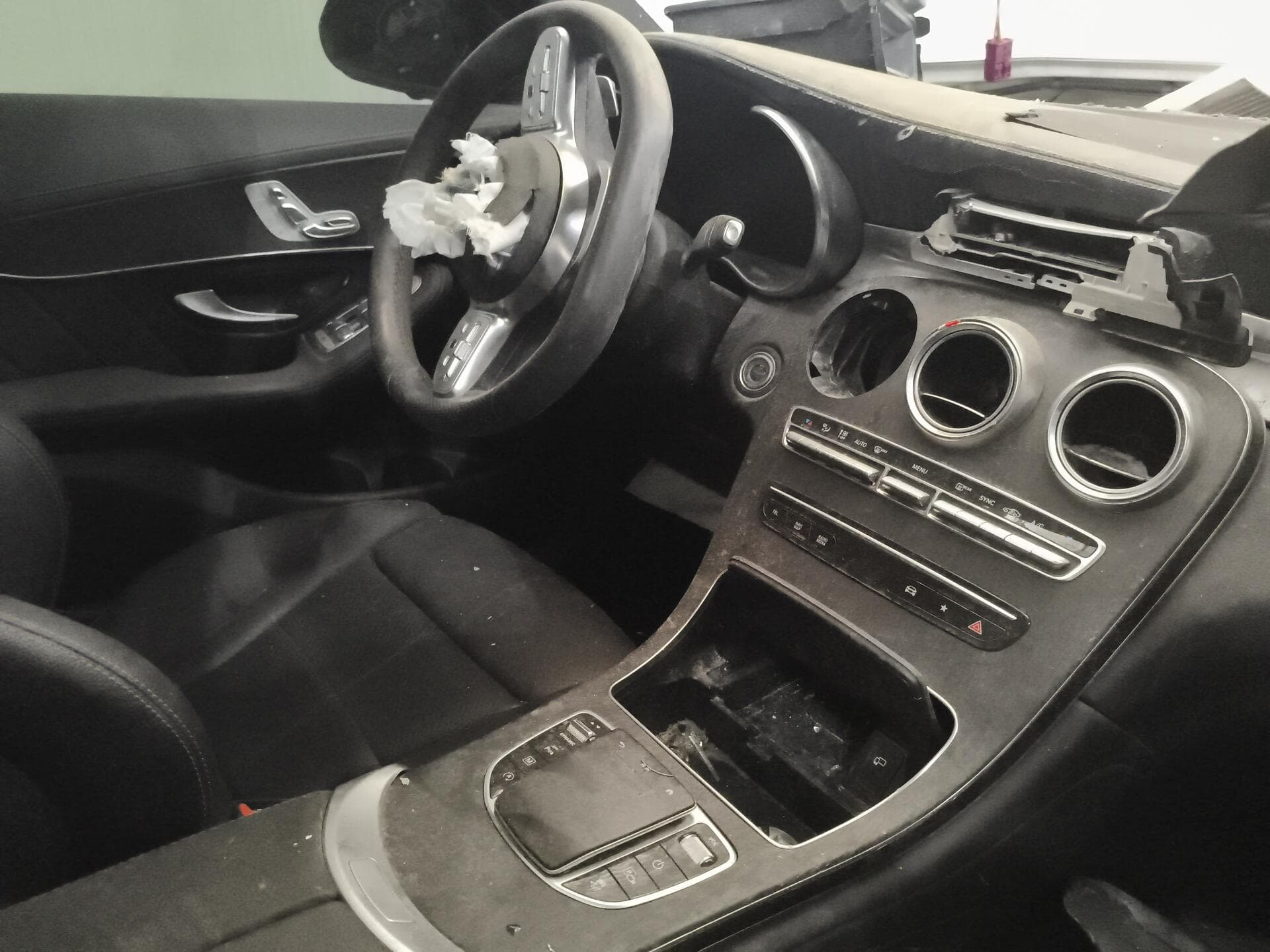 (SUCATA) I/M.BENZ GLC300 4M CO - 2023/2023 - leilão extrajudicial - Bayeux PB - lance mínimo R$ 57.000