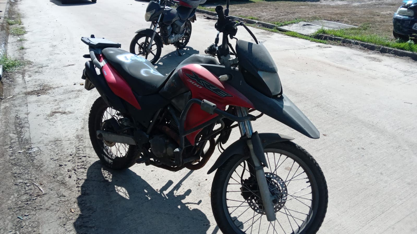 HONDA/XRE 300 - 2016 - leilão extrajudicial - Bayeux PB - lance mínimo R$ 1.900