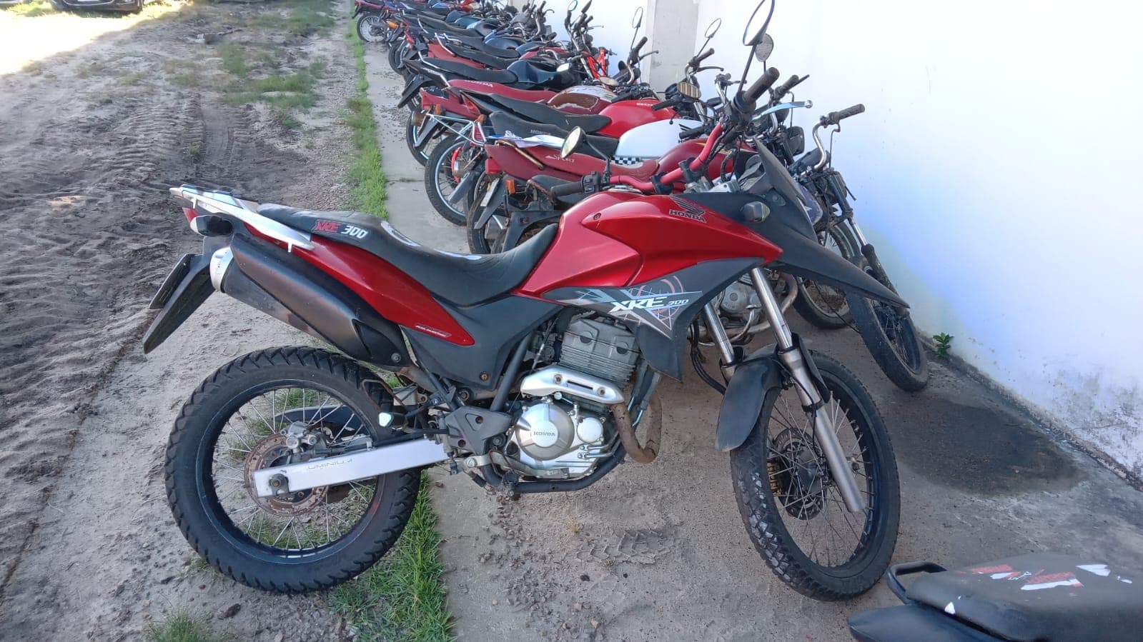 HONDA/XRE 300 - 2012 - leilão extrajudicial - Bayeux PB - lance mínimo R$ 1.600