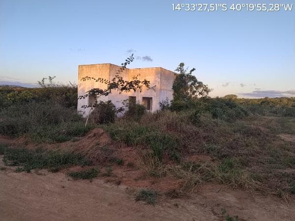 Um imóvel do tipo Terreno, Localizado em RUA A-2, N. S/N., LT 13, QD M1 POCOES-BA - leilão extrajudicial - Não informado PB - lance mínimo R$ 93.500