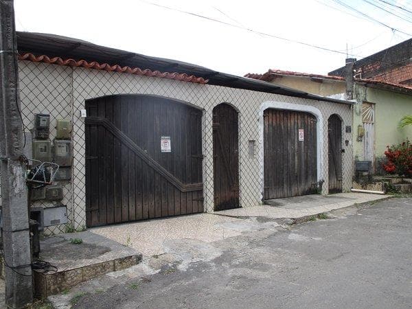 Um imóvel do tipo Apartamento, Localizado em RUA POTIRAGUA, N. 53, Apto. 0, PRIMEIRO SUBSOLO SALVADOR-BA - leilão extrajudicial - Não informado PB - lance mínimo R$ 204.200